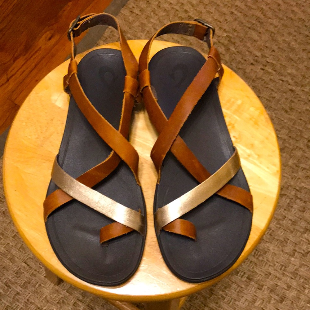Olukai leather sandals w gold accents